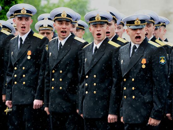 Выпуск мичманов в Тихоокеанском военно-морском училище имени С.О. Макарова