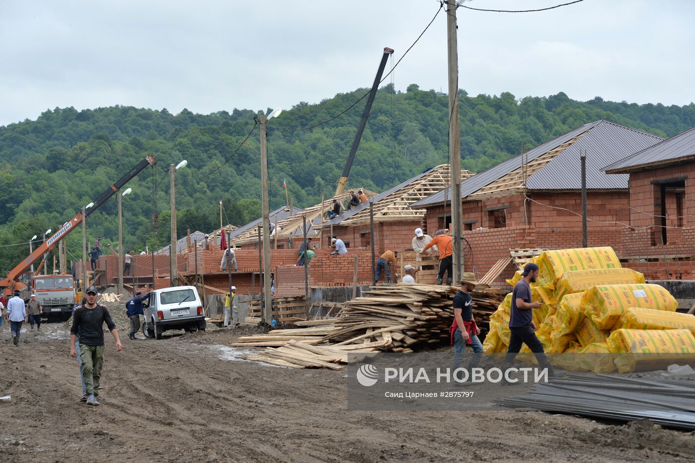 Строительство домов для пострадавших от оползней в Чечне | РИА Новости  Медиабанк