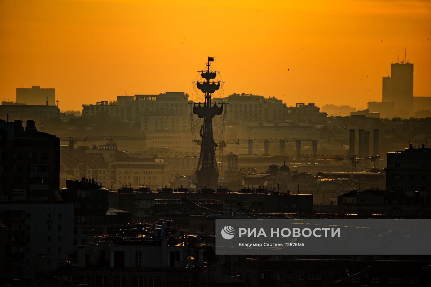 Рассвет в Москве