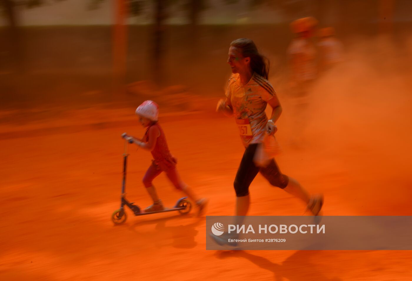 Красочный забег в Москве