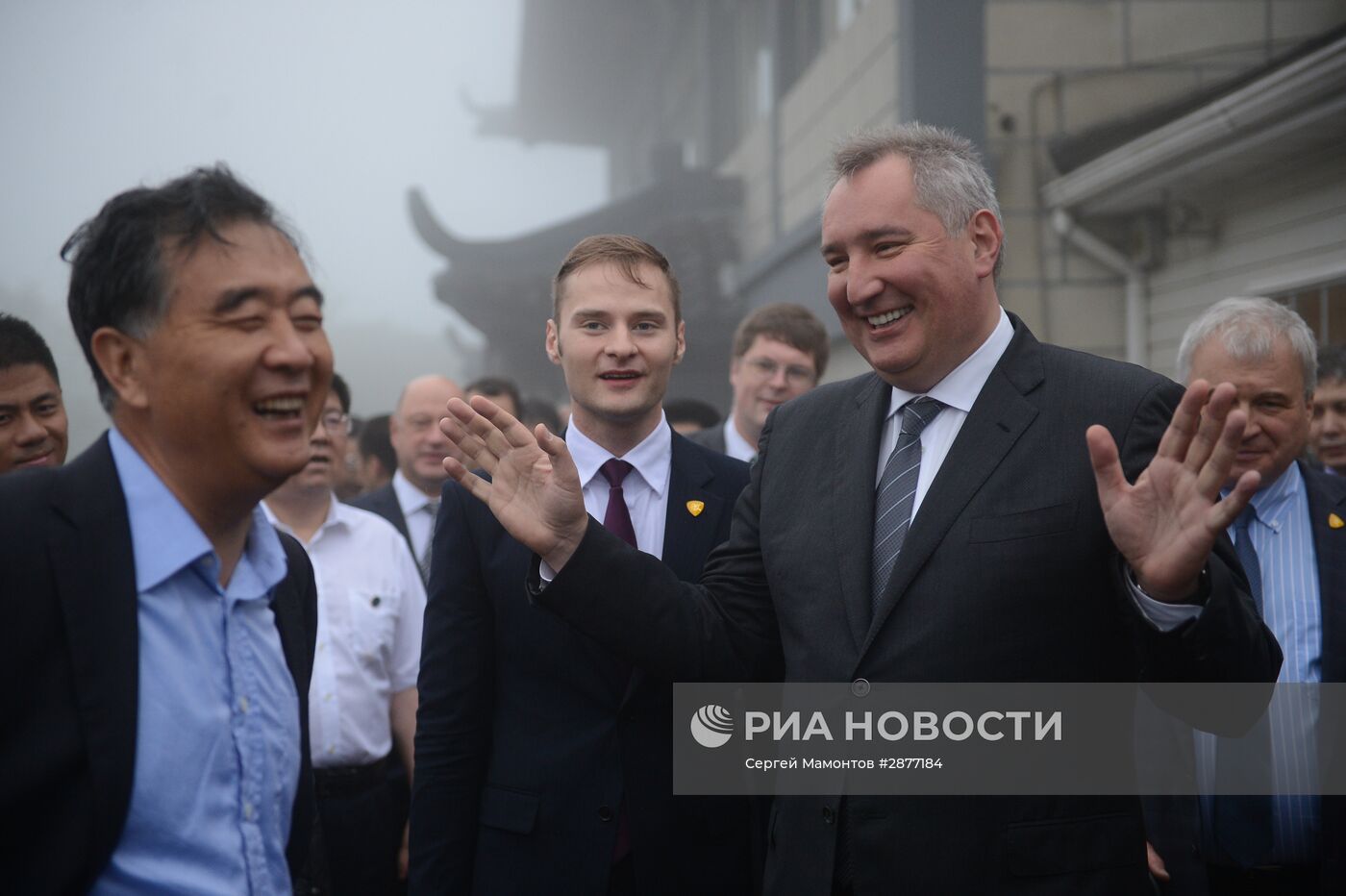 Визит вице-премьера РФ Д. Рогозина в КНР