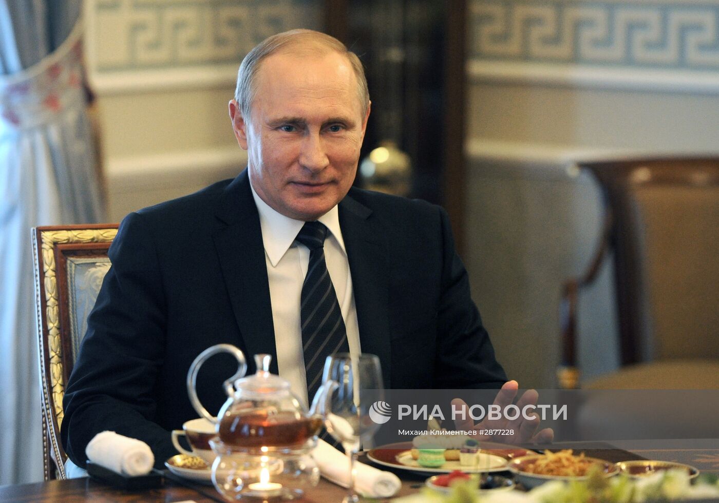 Рабочая поездка президента РФ В. Путина в Санкт-Петербург