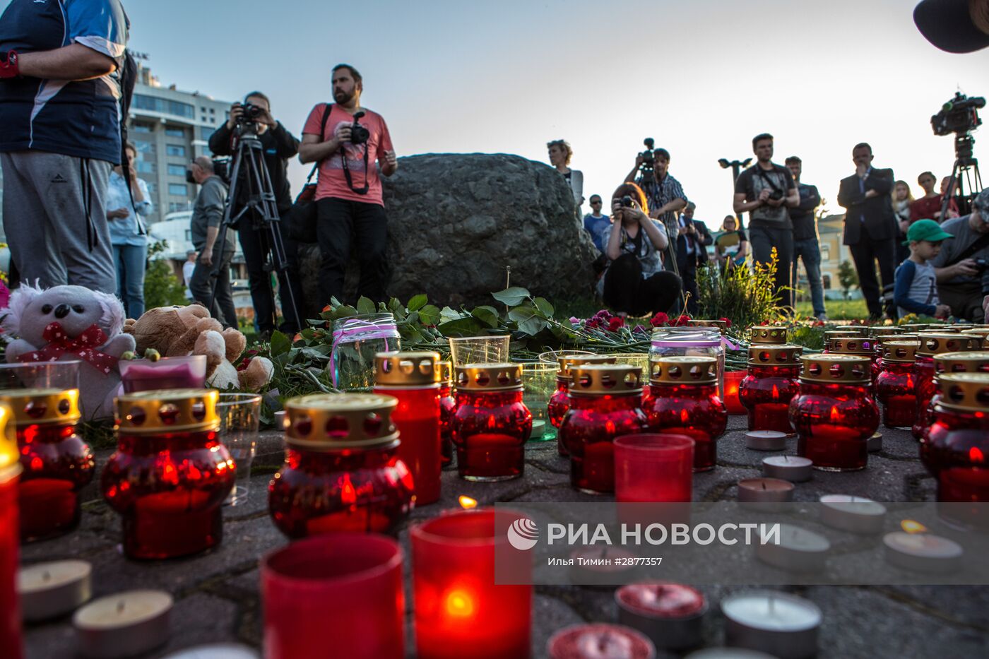 Акция в память о детях, погибших при шторме на Сямозере, в Петрозаводске
