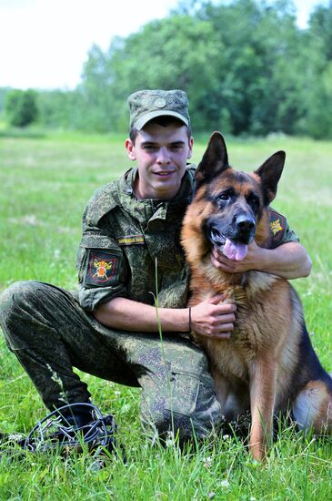 Открытие Всеармейского этапа конкурса кинологов ВС РФ "Верный друг"