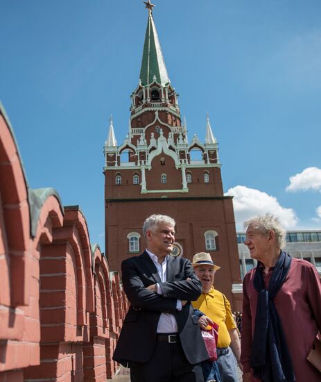 Британский актер сэр Иэн Маккелен посетил Москву