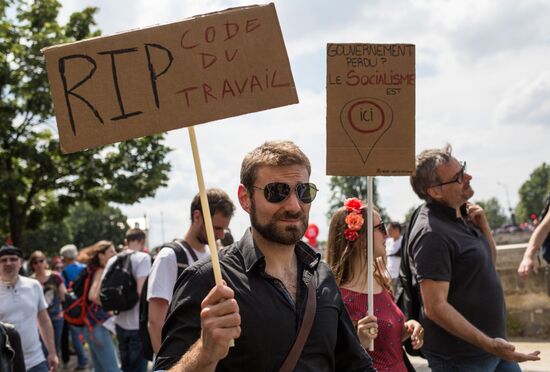 Акция протеста профсоюзов в Париже