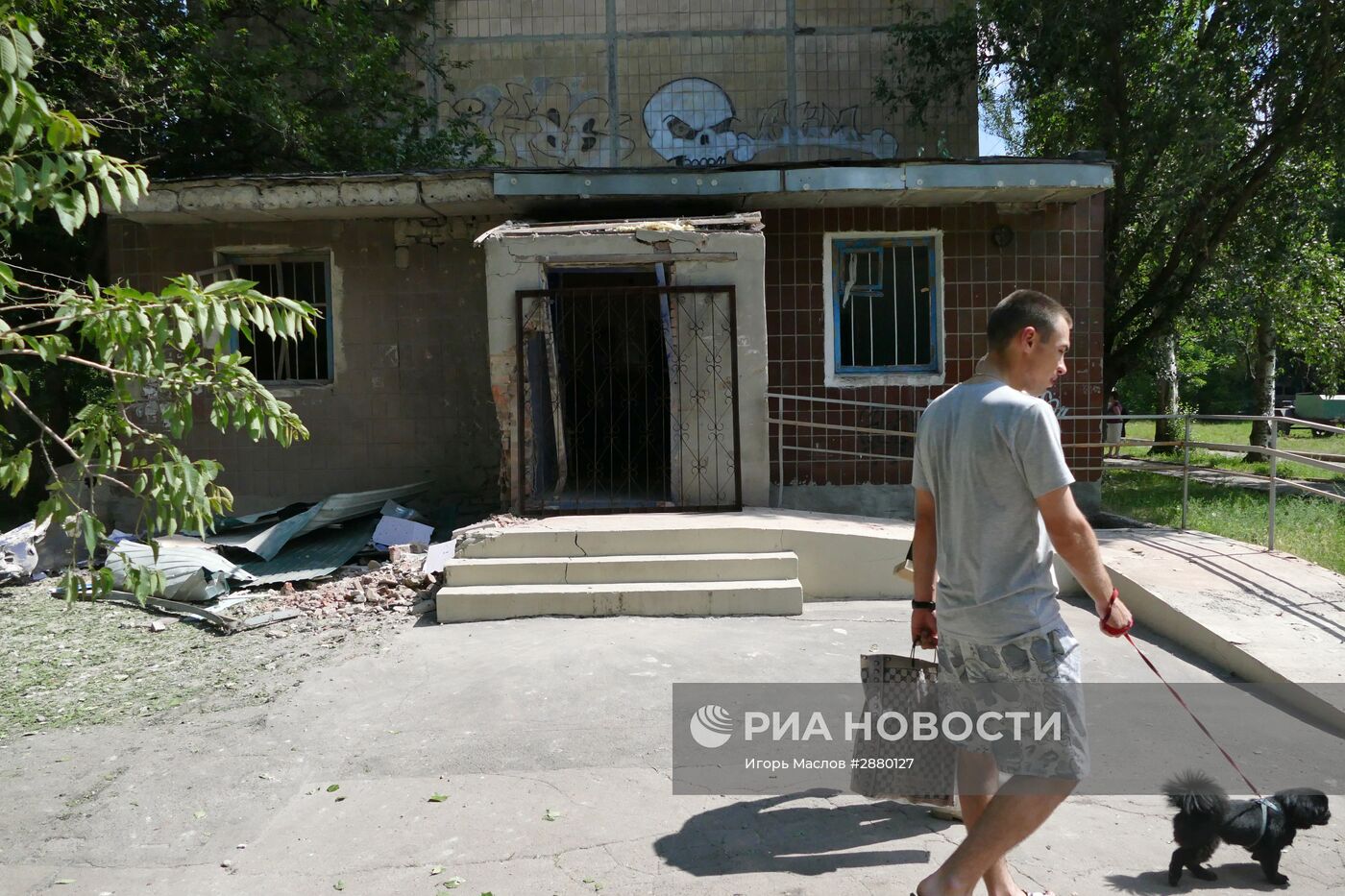 Последствия обстрелов Донецка украинскими силовиками