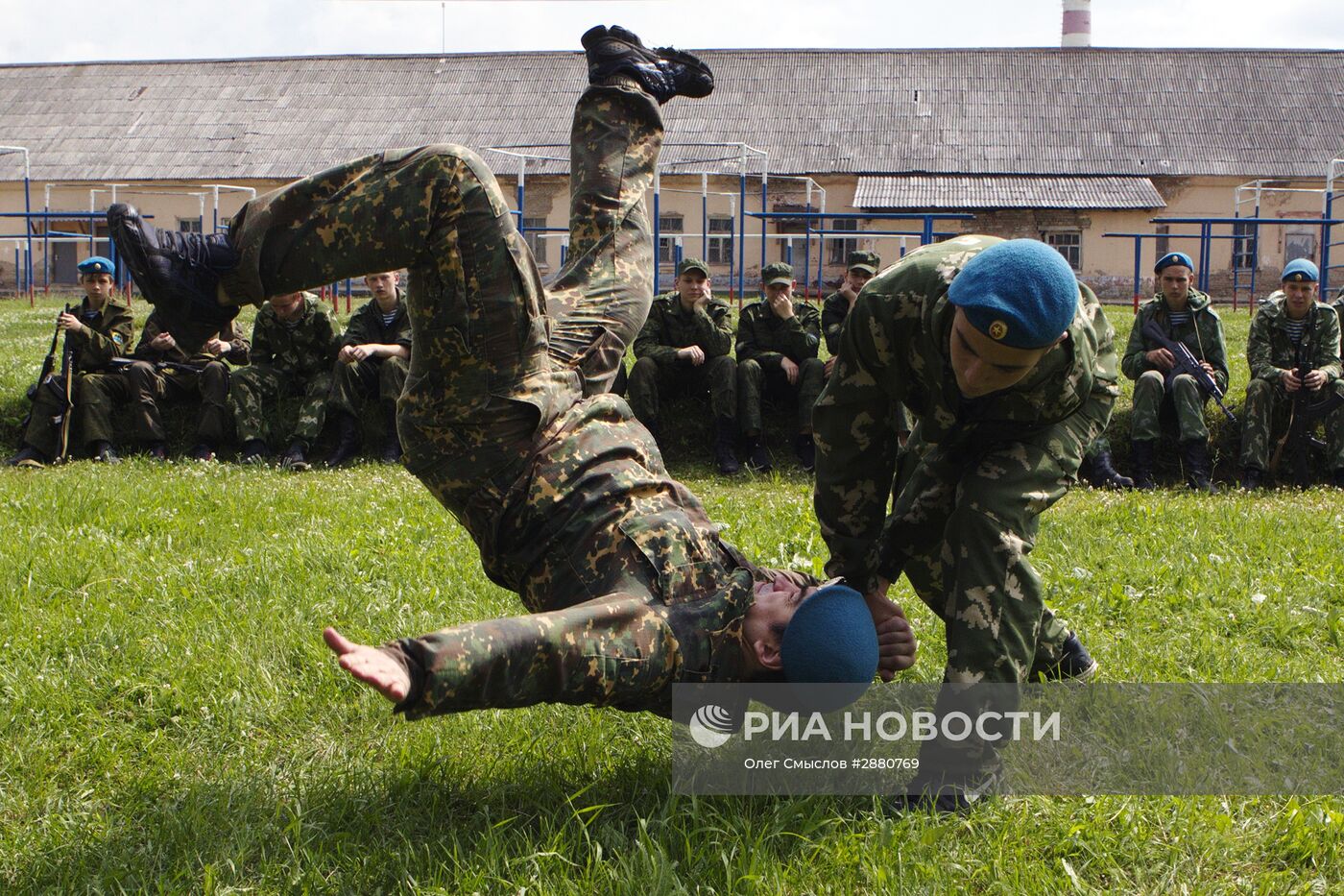 Военно-патриотический лагерь "Гвардеец" в Костроме