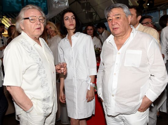 Вечеринка White Party