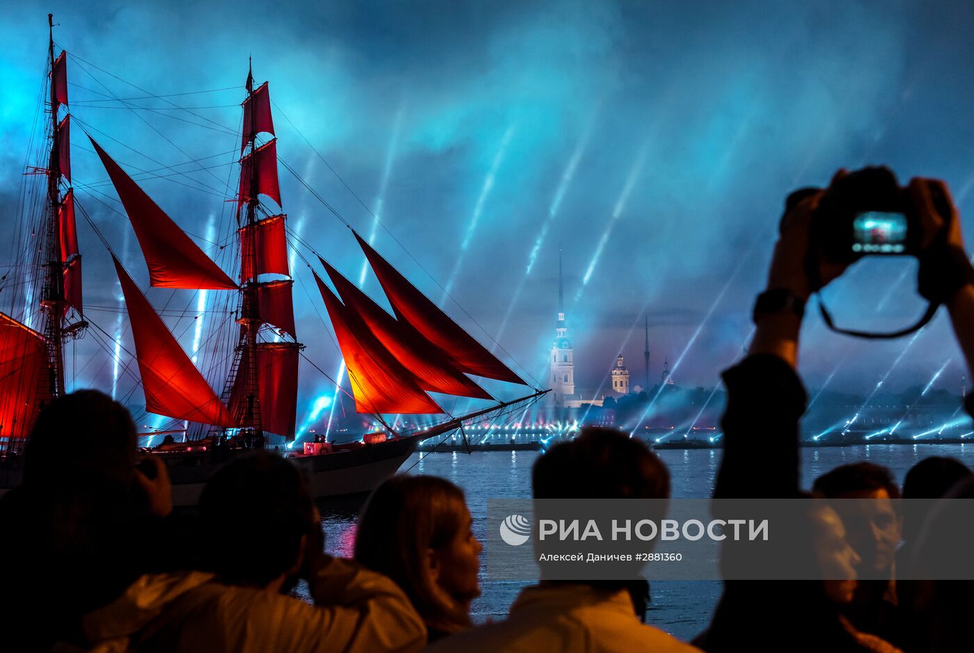 Праздник выпускников "Алые паруса-2016" в Санкт-Петербурге