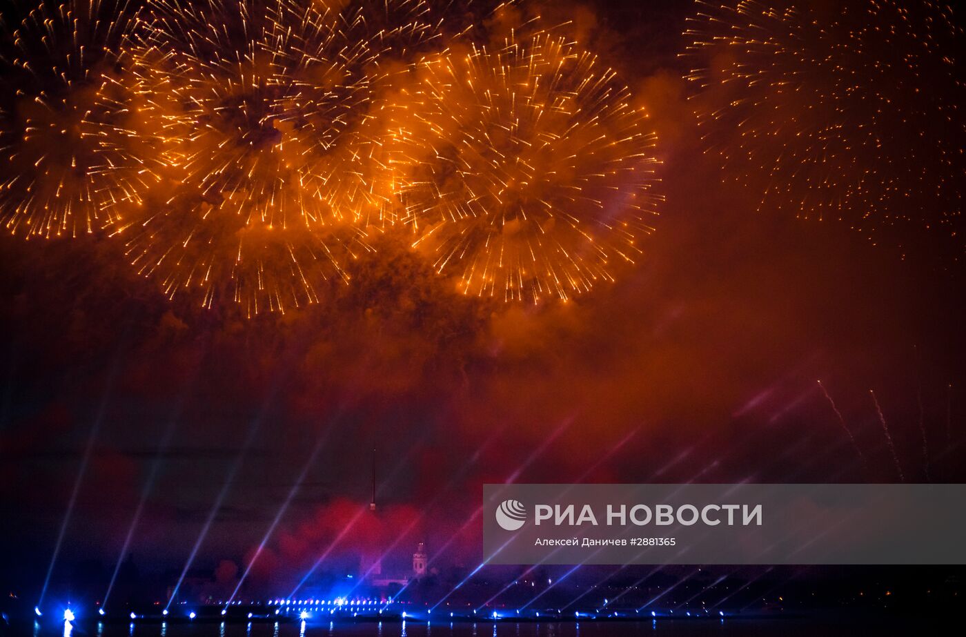 Праздник выпускников "Алые паруса-2016" в Санкт-Петербурге