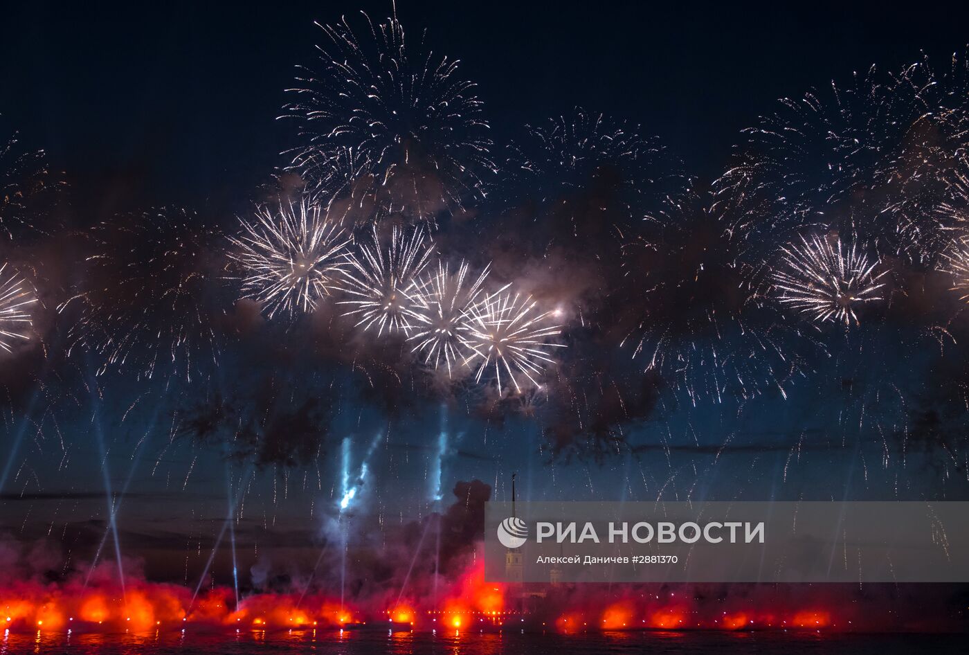 Праздник выпускников "Алые паруса-2016" в Санкт-Петербурге