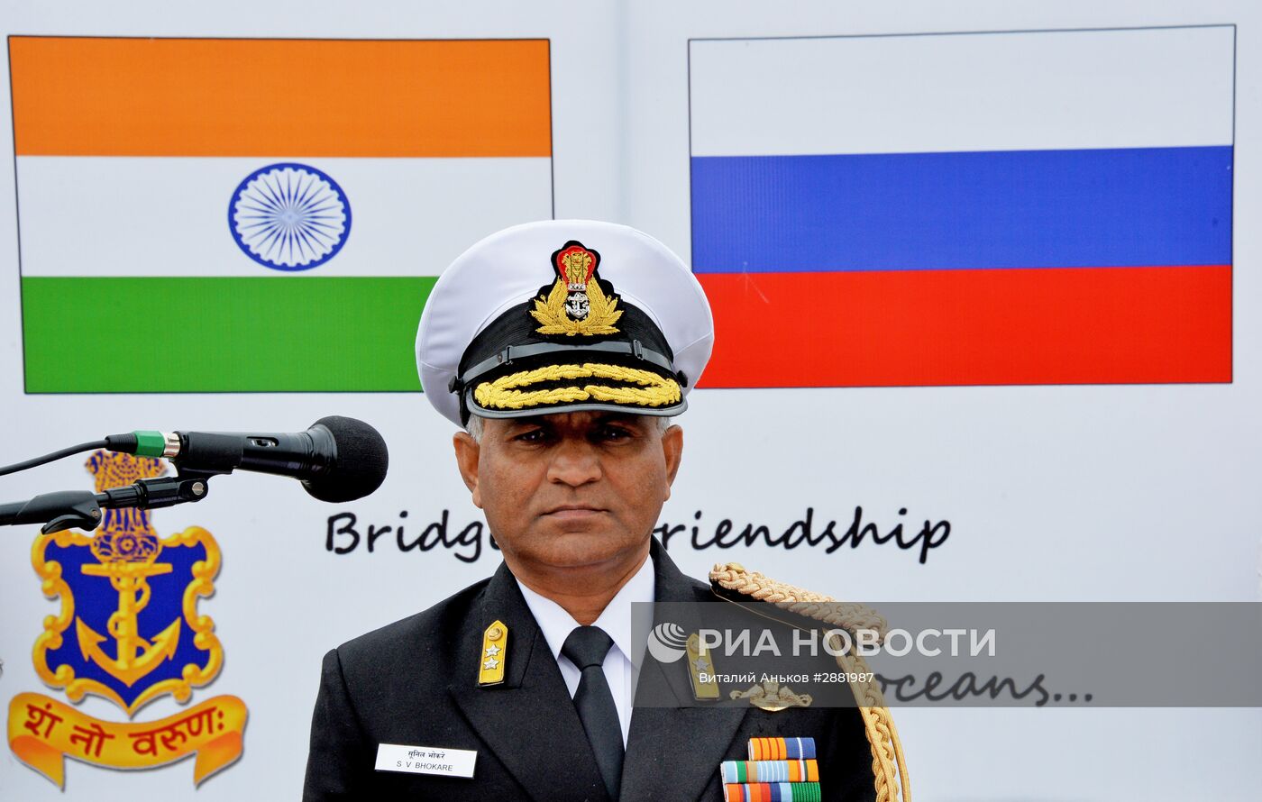 Встреча отряда кораблей ВМС Республики Индии во Владивостоке