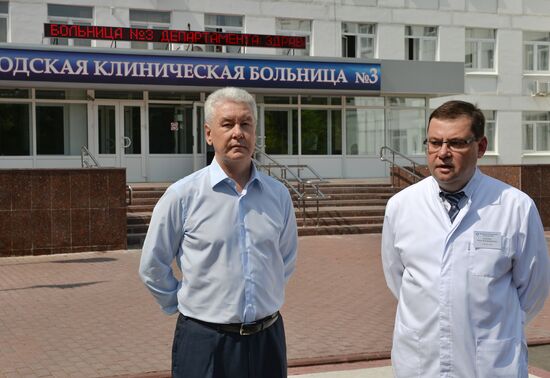 С.Собянин посетил городскую больницу № 3 в Москве