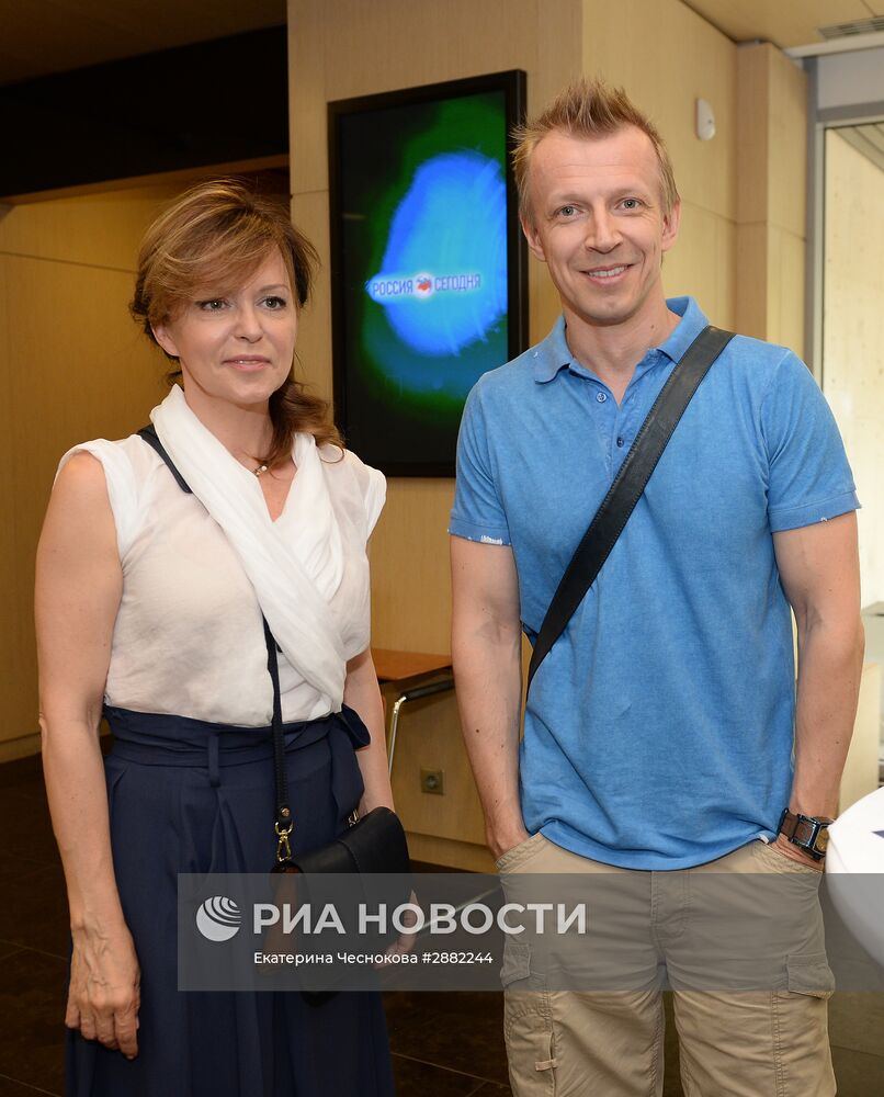 Пресс-конференция и показ фильма "Дорога к матери"