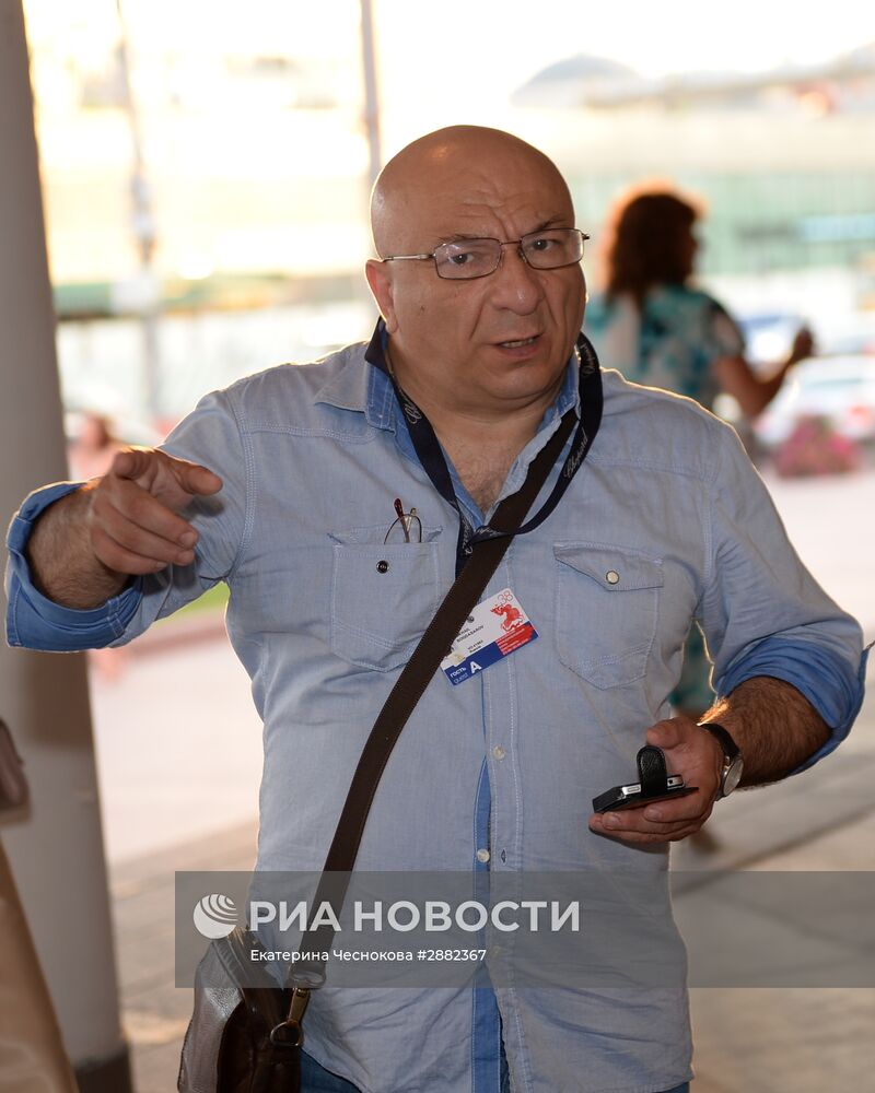 Пресс-конференция и показ фильма "Дорога к матери"