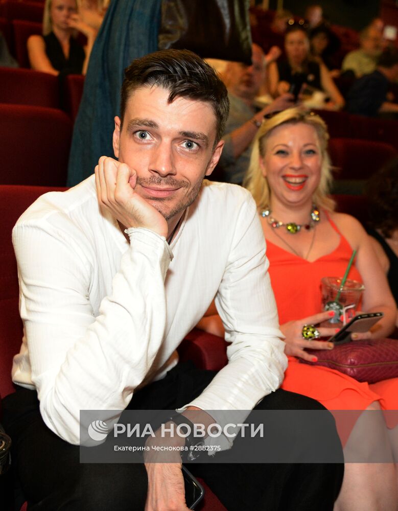 Пресс-конференция и показ фильма "Дорога к матери"