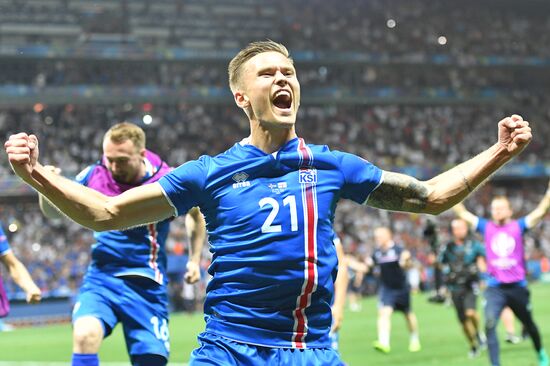 Футбол. Чемпионат Европы - 2016. Матч Англия - Исландия