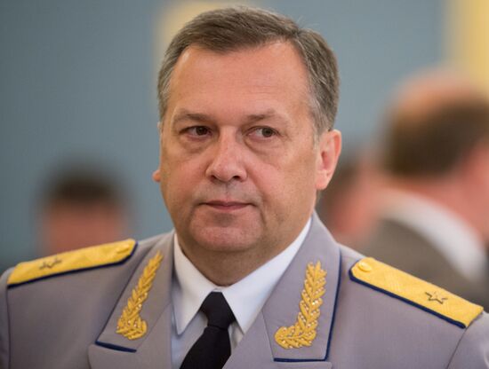 Президент РФ В. Путин встретился с выпускниками высших военных учебных заведений