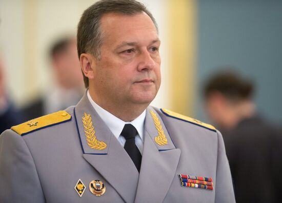 Президент РФ В. Путин встретился с выпускниками высших военных учебных заведений