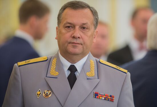 Президент РФ В. Путин встретился с выпускниками высших военных учебных заведений