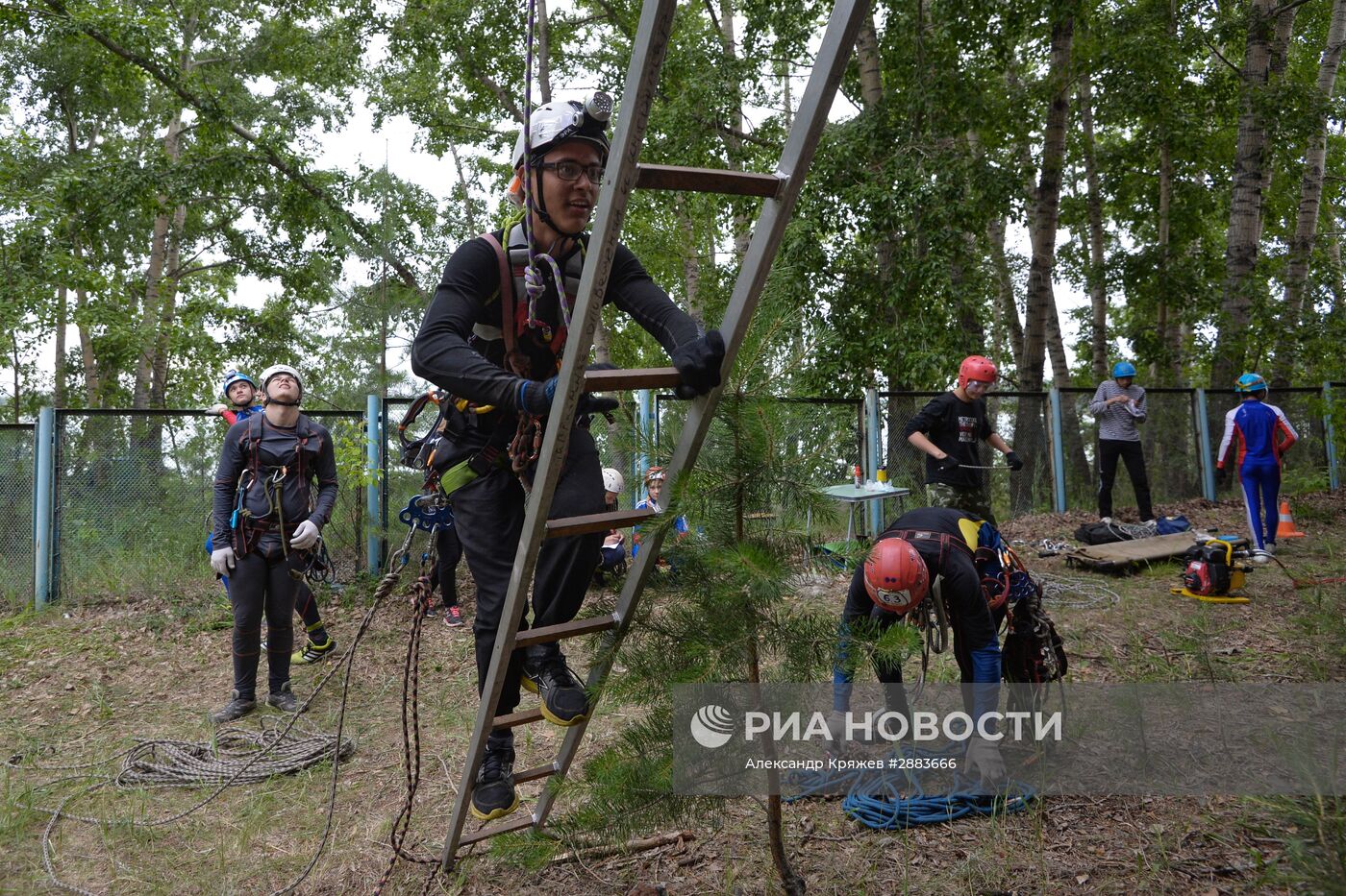 Открытие полевого лагеря "Юный спасатель" в Новосибирской области