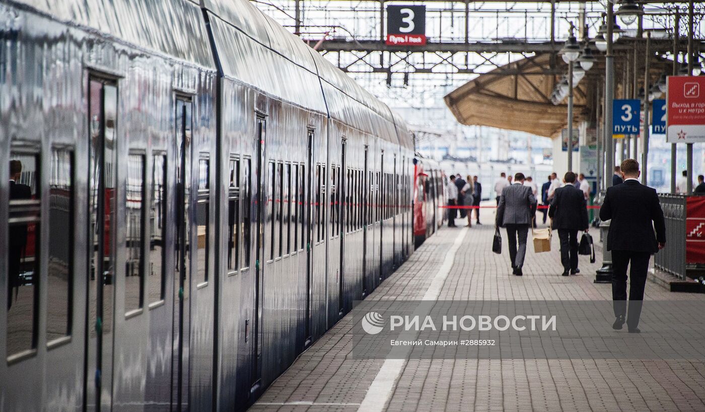 Новые пригородные электропоезда начинают ходить с Киевского вокзала Москвы