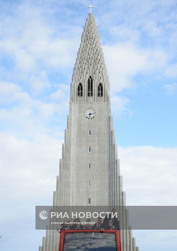 Встреча футболистов сборной Исландии с Евро-2016