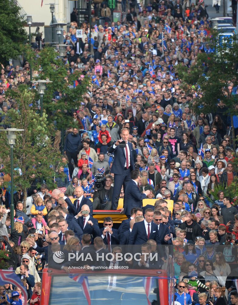 Встреча футболистов сборной Исландии с Евро-2016
