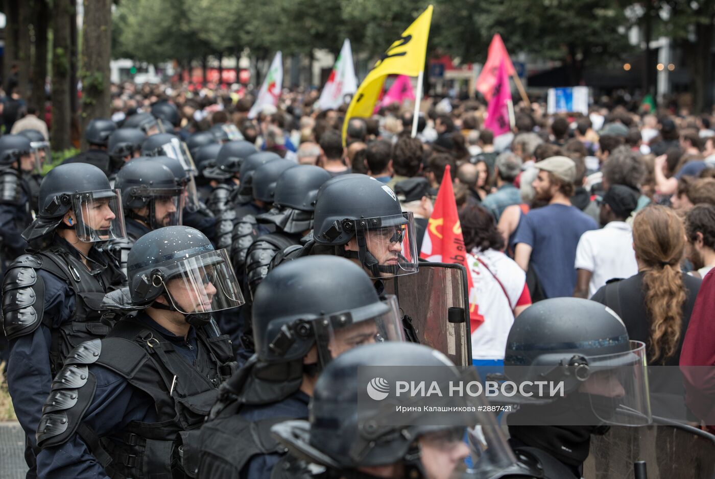 Акция протеста против нового трудового законодательства в Париже