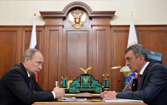Рабочая встреча президента РФ В. Путина с губернатором Севастополя С. Меняйло
