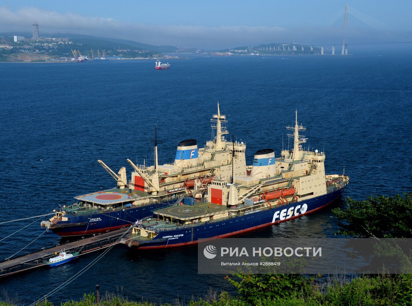Ледоколы компании FESCO во Владивостоке