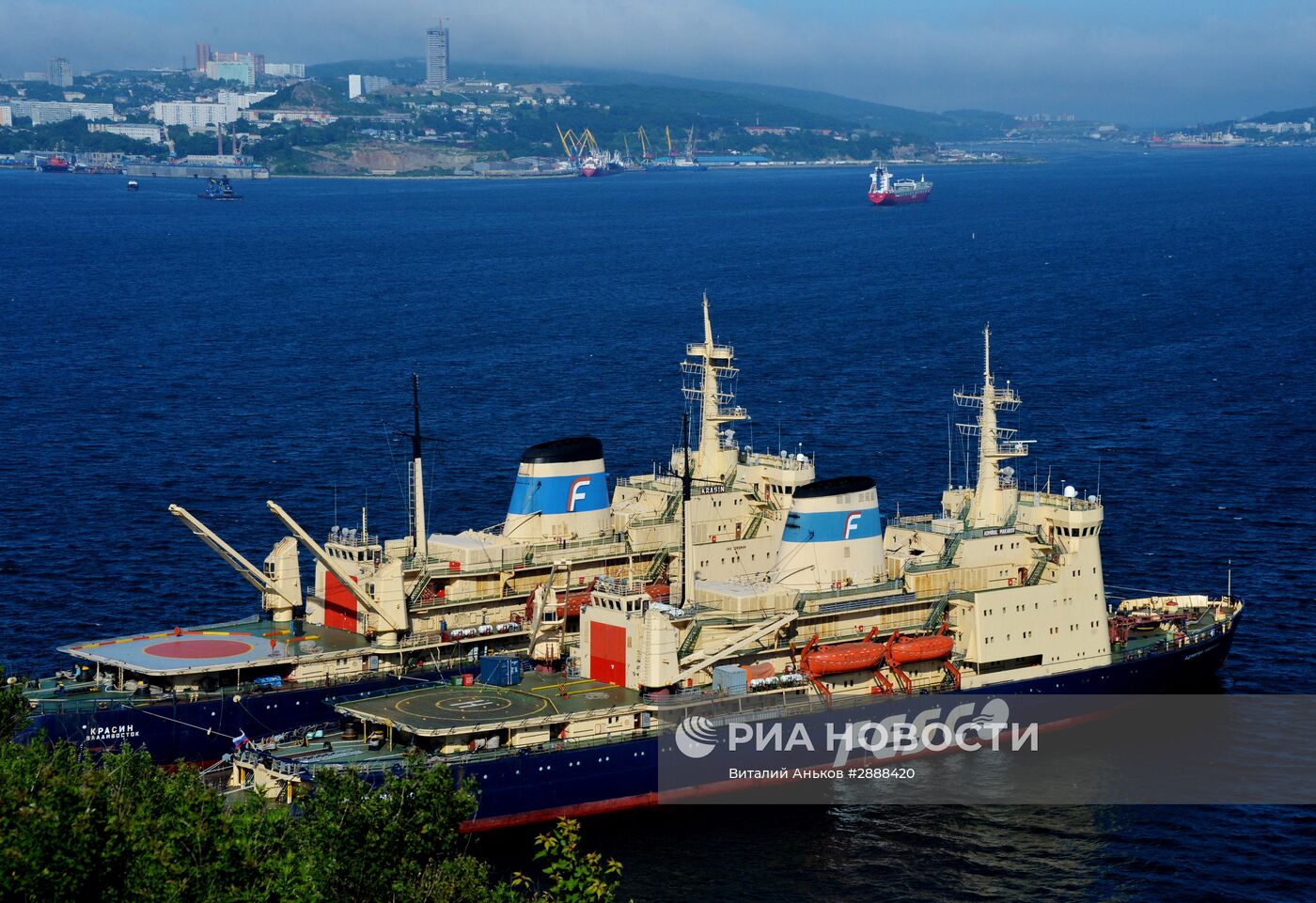 Ледоколы компании FESCO во Владивостоке
