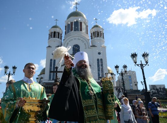 Крестный ход в честь Дня памяти святых Петра и Февронии в Екатеринбурге