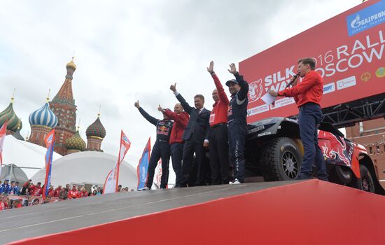 В Москве стартовало ралли "Шелковый путь - 2016"