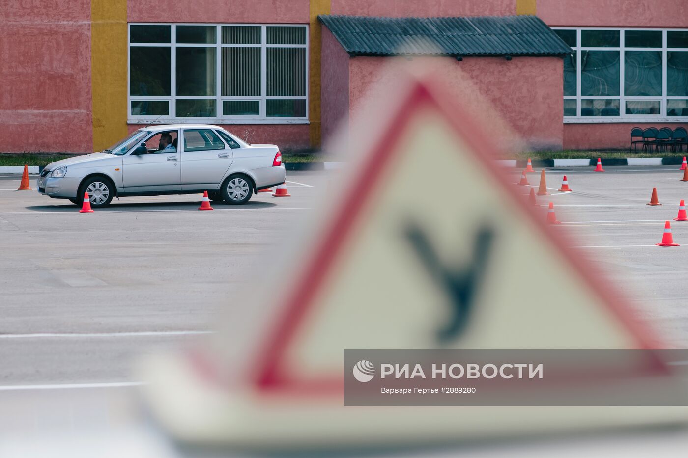 Демонстрация сотрудниками ГИБДД по Ивановской области новых правил сдачи практического экзамена