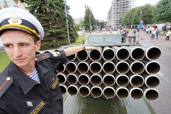 Выставка вооружения Балтийского флота в рамках празднования Дня города