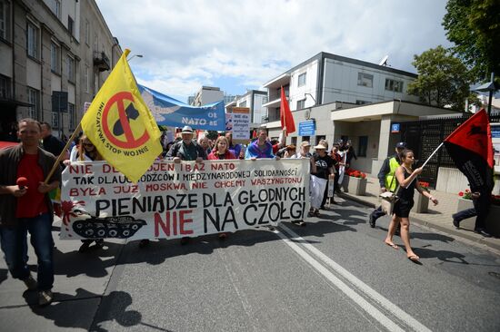 Акции протеста против саммита НАТО