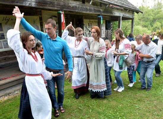 Праздник поэзии, песни и народных ремесел в Белоруссии