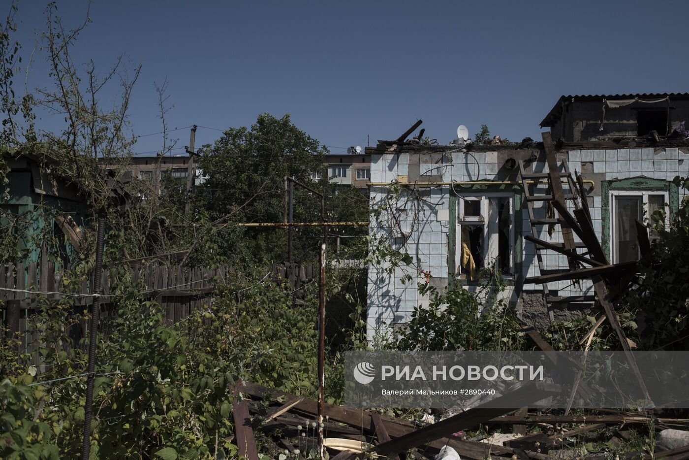 Последствия обстрела поселка Никитовка в Донецкой области | РИА Новости  Медиабанк