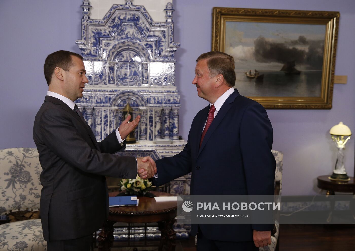 Встреча председателя правительства РФ РФ Д. Медведева и премьер-министра Белоруссии А. Кобякова