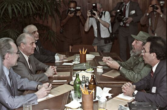 Официальный визит М.С.Горбачева на Кубу