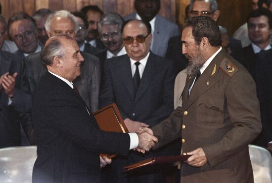 Официальный визит М.С.Горбачева на Кубу