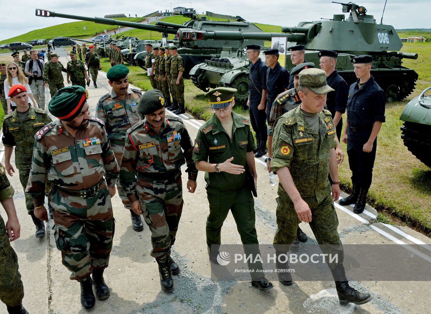 Визит индийской военной делегации в 5-ю общевойсковую армию с целью подготовки совместных российско-индийских учений сухопутных войск "Индра-2016"