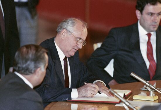 Подписание Договора об Экономическом сообществе