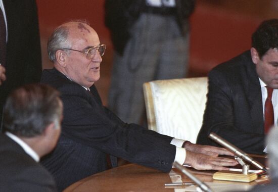 Подписание Договора об Экономическом сообществе