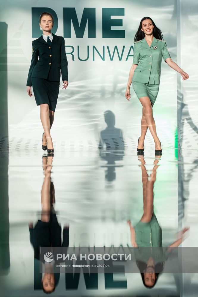 Показ высокой авиационной моды "DME Runway"
