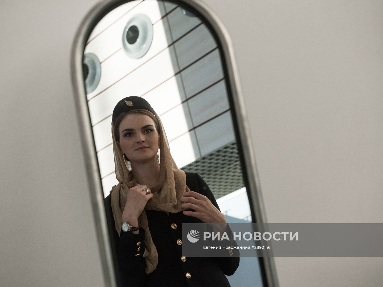 Показ высокой авиационной моды "DME Runway"