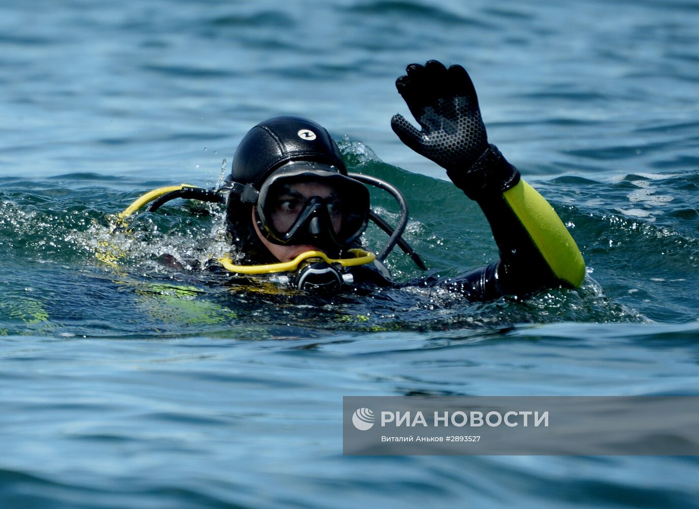 Учения Дальневосточного таможенного управления по освобождению бойцами СОБР захваченного контрабандистами судна