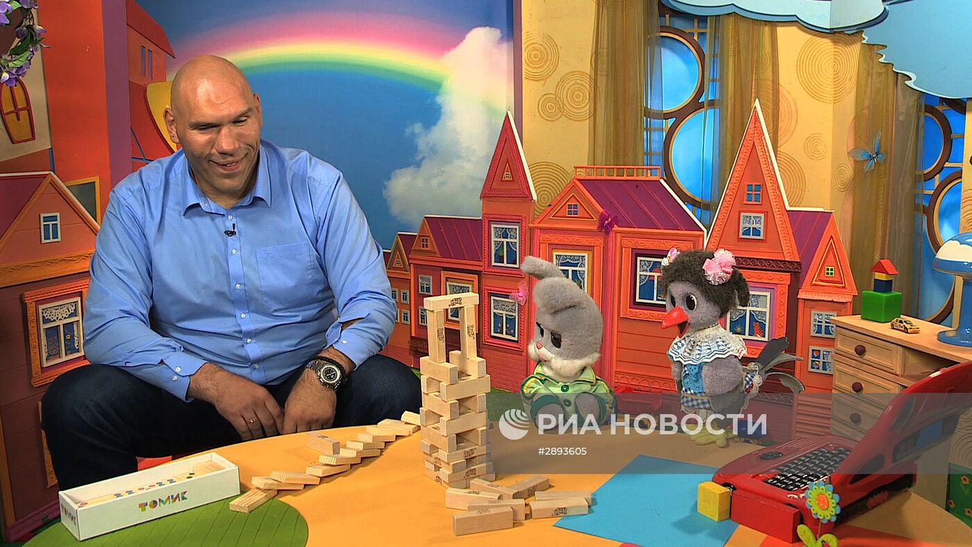 Николай Валуев стал ведущим детской передачи "Спокойной ночи, малыши!"